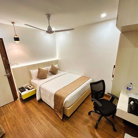 White House By Maxxvalue Service Apartments Bandra Bombay Eksteriør billede