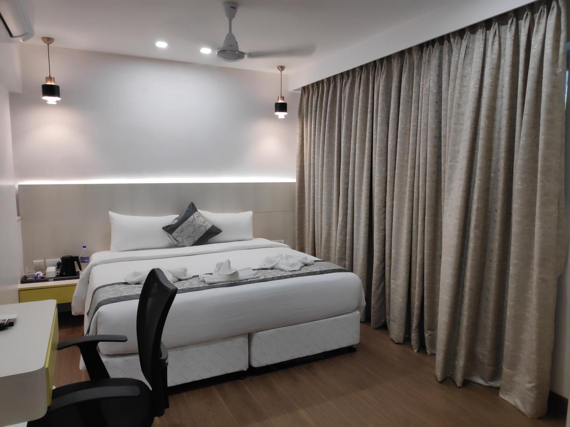 White House By Maxxvalue Service Apartments Bandra Bombay Eksteriør billede