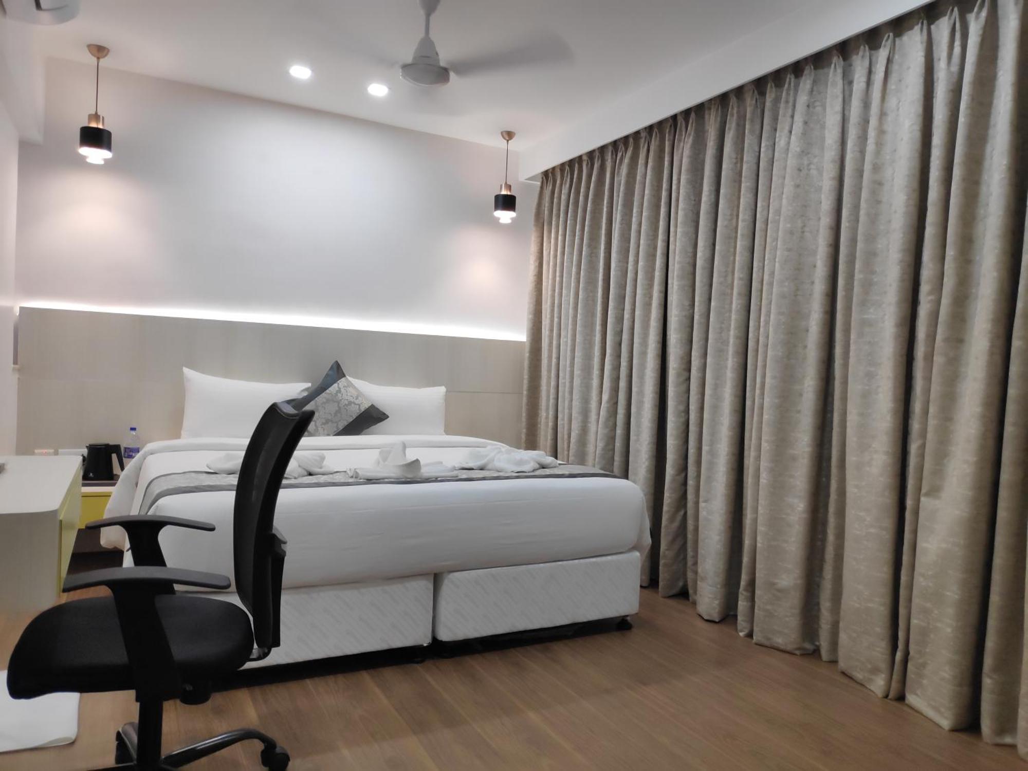 White House By Maxxvalue Service Apartments Bandra Bombay Eksteriør billede