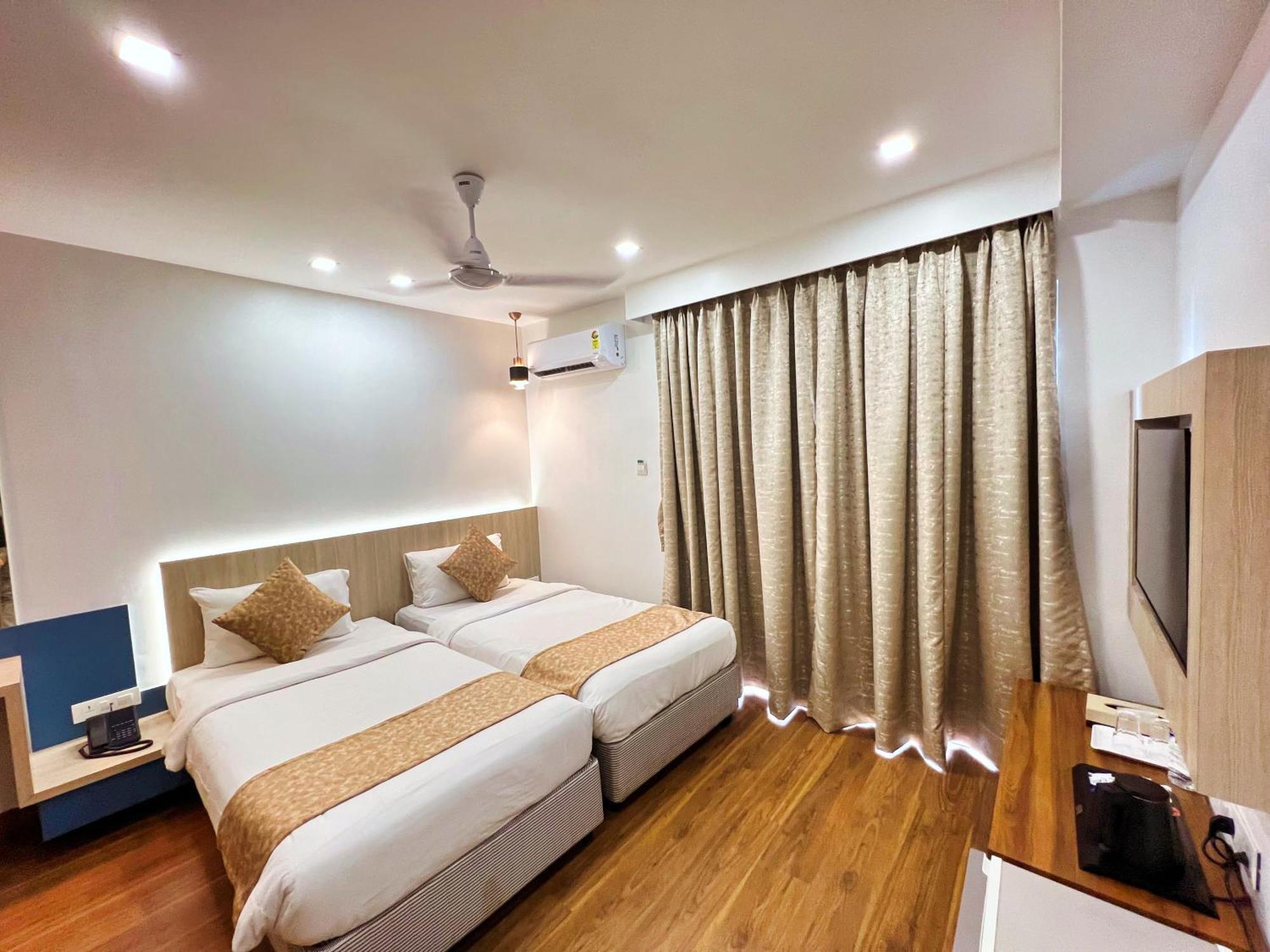 White House By Maxxvalue Service Apartments Bandra Bombay Eksteriør billede