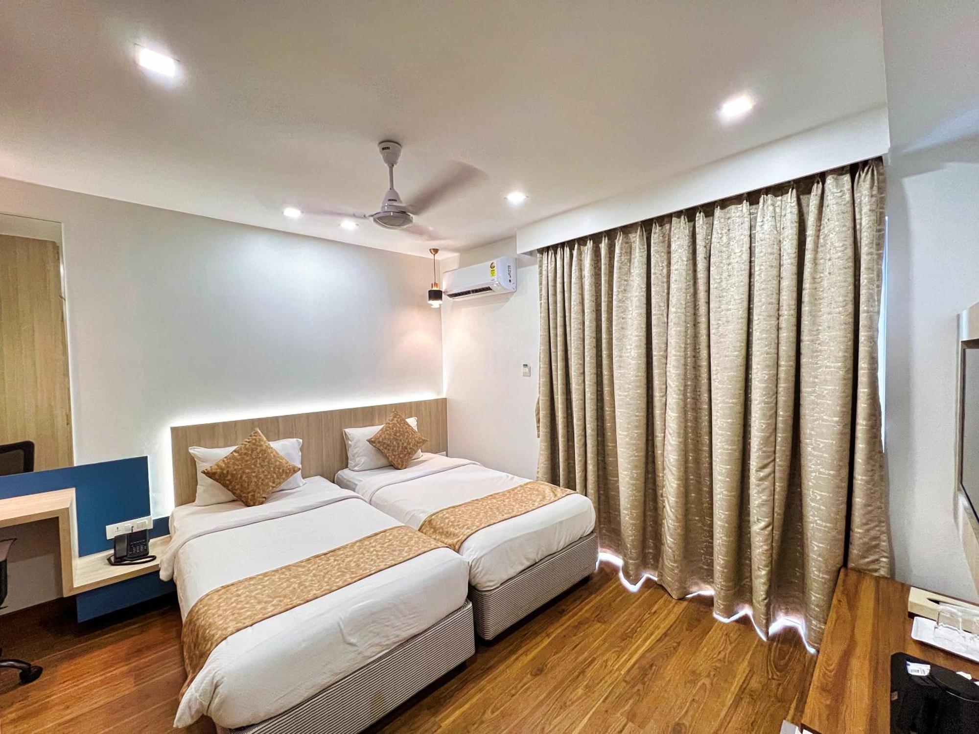 White House By Maxxvalue Service Apartments Bandra Bombay Eksteriør billede