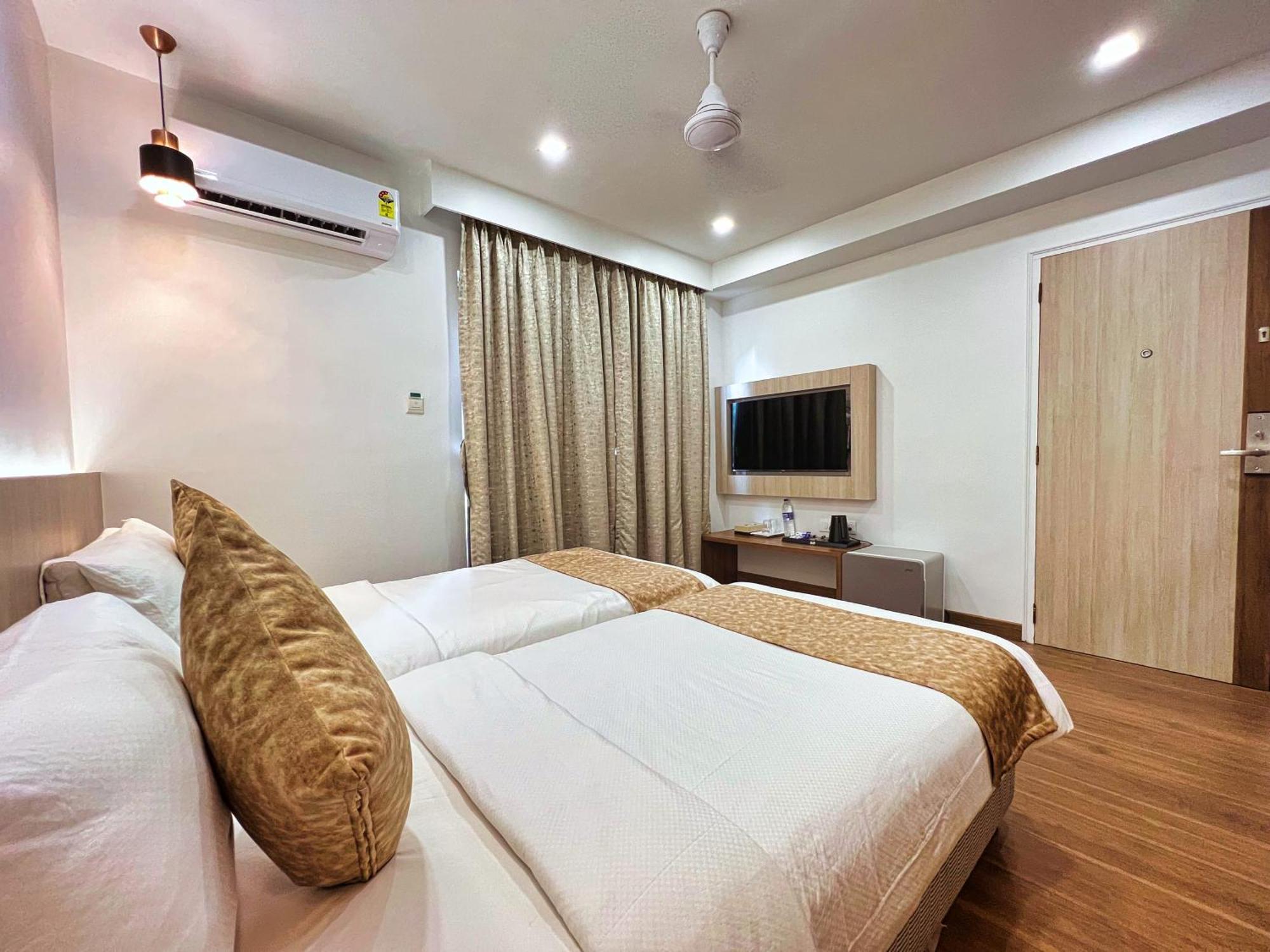 White House By Maxxvalue Service Apartments Bandra Bombay Eksteriør billede