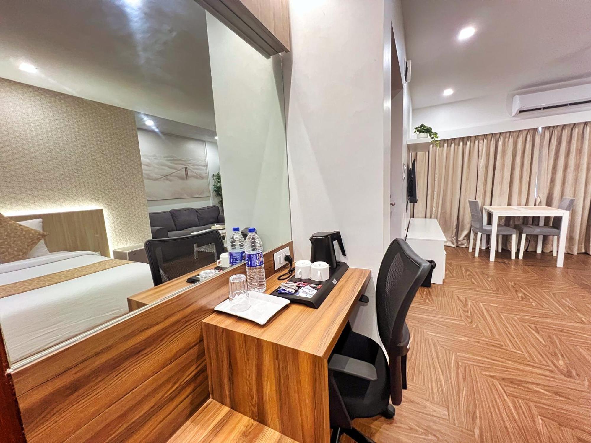 White House By Maxxvalue Service Apartments Bandra Bombay Eksteriør billede