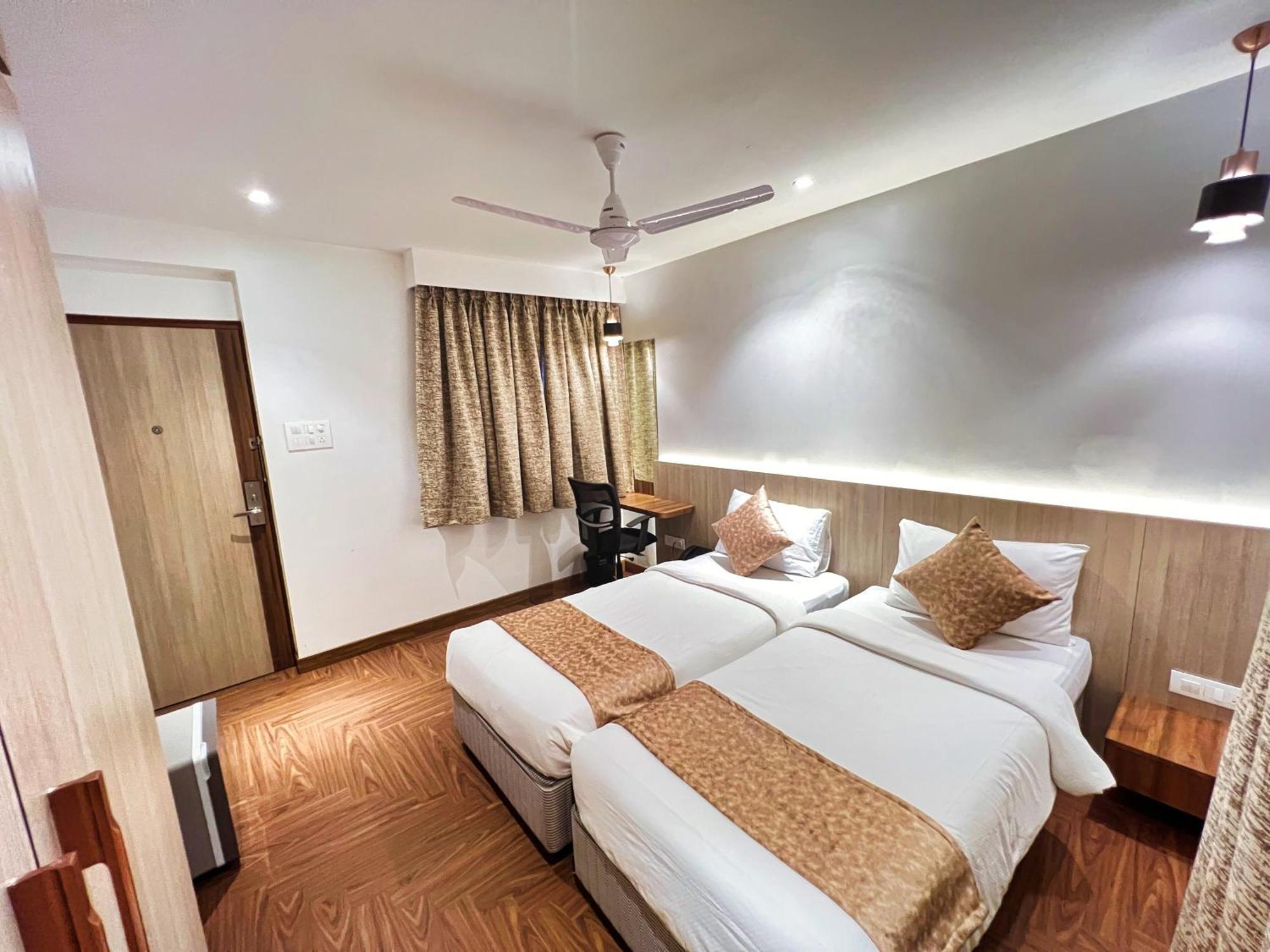 White House By Maxxvalue Service Apartments Bandra Bombay Eksteriør billede