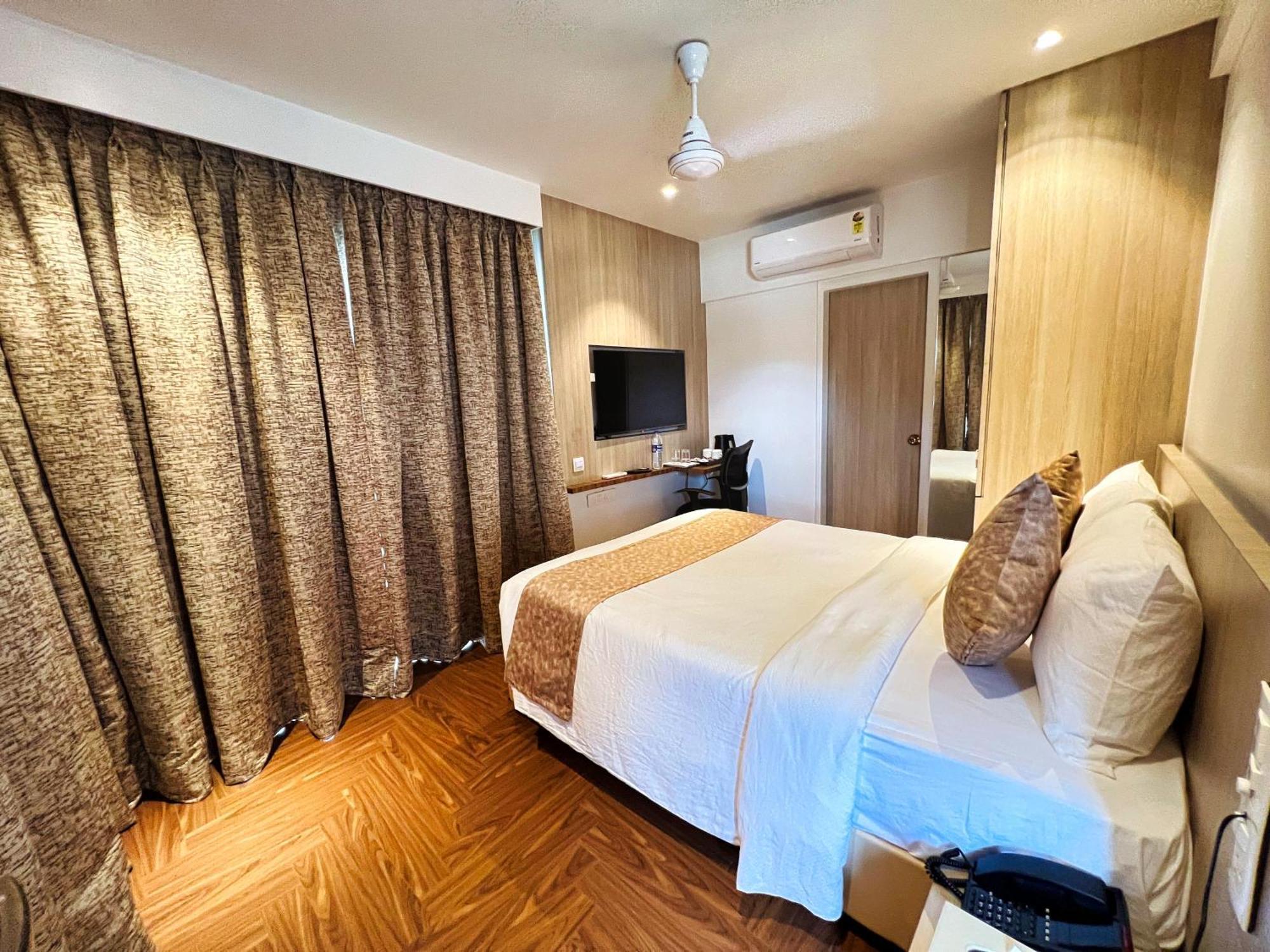 White House By Maxxvalue Service Apartments Bandra Bombay Eksteriør billede